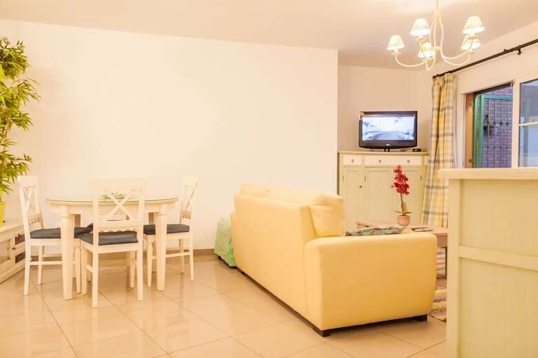 Apartamentos Rubarsal Canovas Nerja