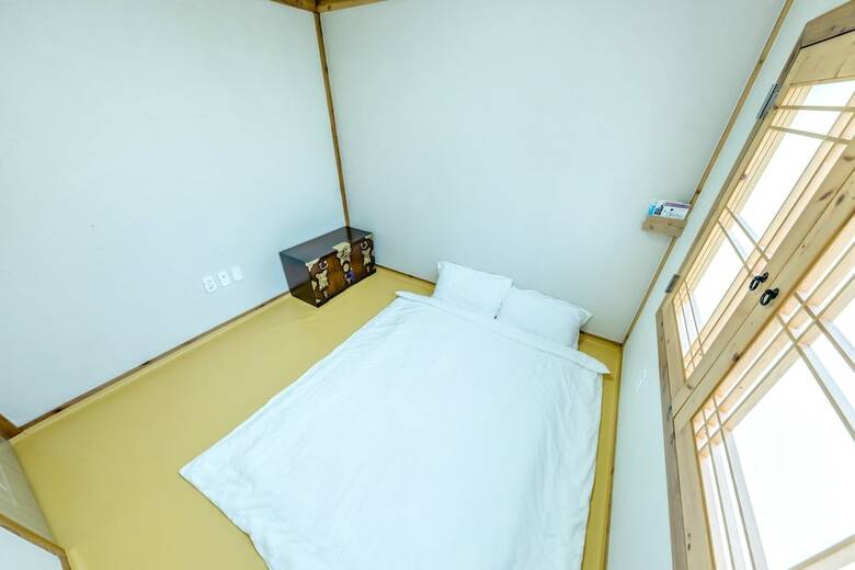 Hotel Stone Statue Village Hanok