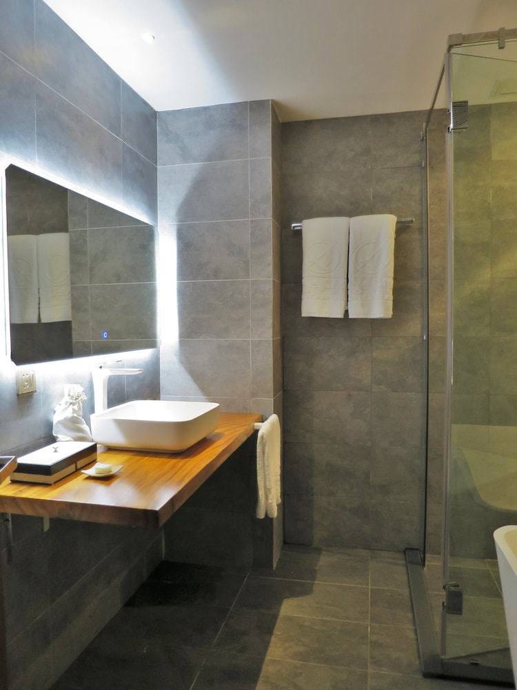 A&em Art Hotel