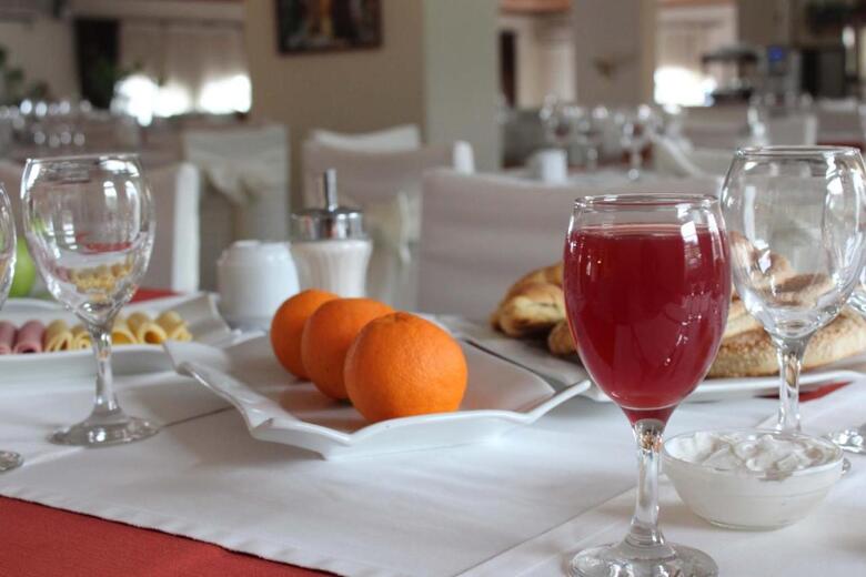 Famissi Eden Hotel