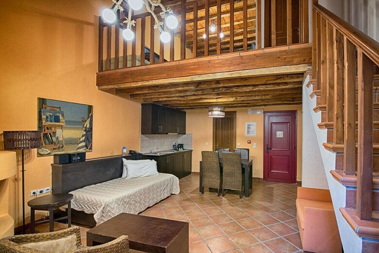Hotel The Varos Residences