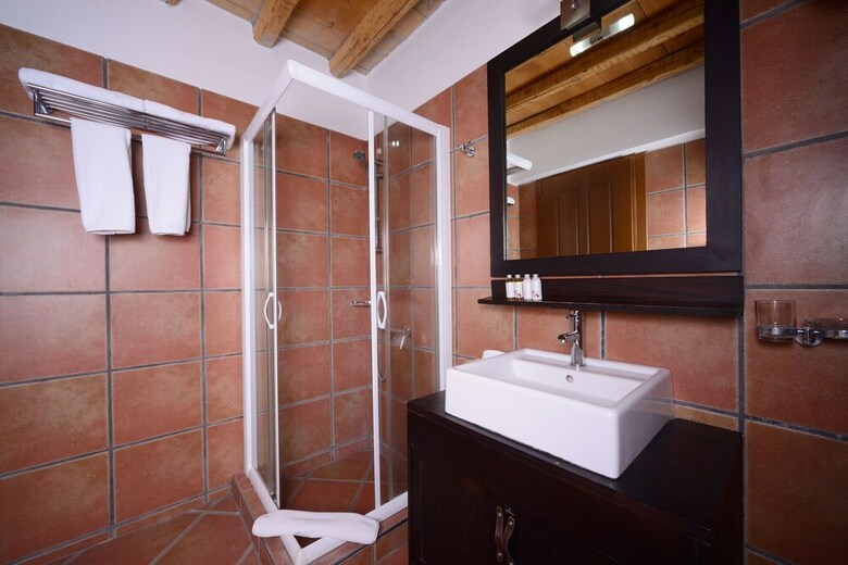 Hotel The Varos Residences