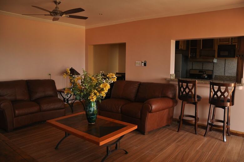 Sun Rise Luxurious Condos By The Vacation Casa