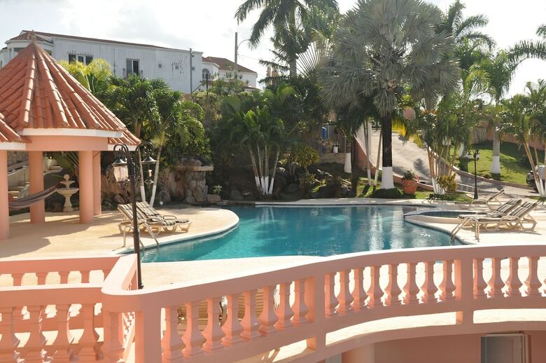 Sun Rise Luxurious Condos By The Vacation Casa