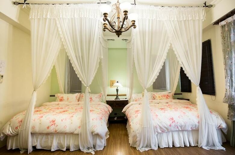 Bed & Breakfast Paris Lovers