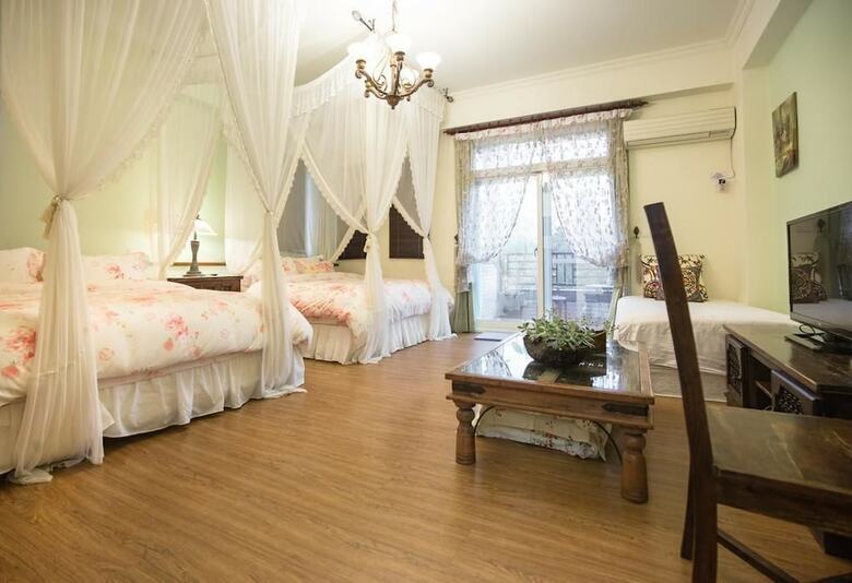 Bed & Breakfast Paris Lovers