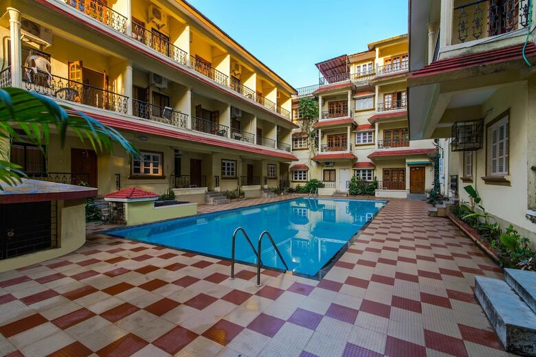 Hotel Oyo 10141 Js Palms