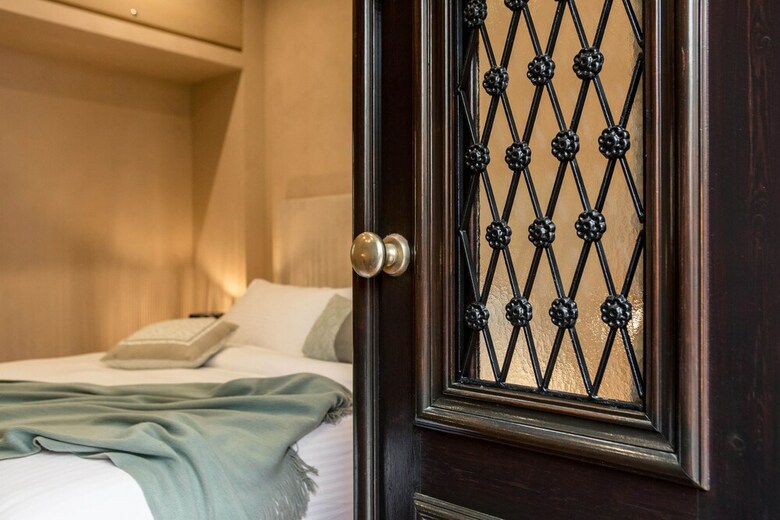 Hotel J&g Suites