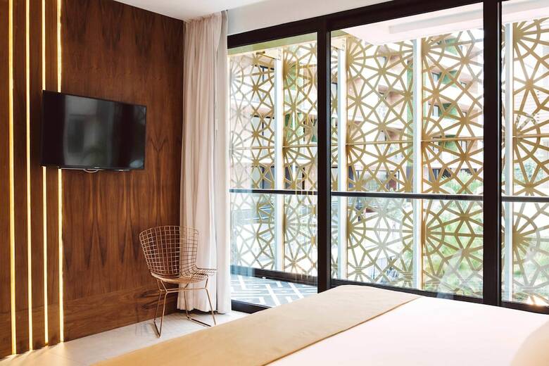 It Hotel & Residences