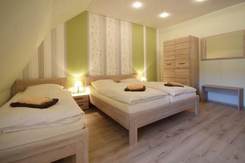 Hostal Gasthof Und Hotel Roter Hirsch