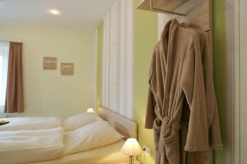Hostal Gasthof Und Hotel Roter Hirsch