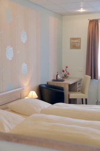 Hostal Gasthof Und Hotel Roter Hirsch