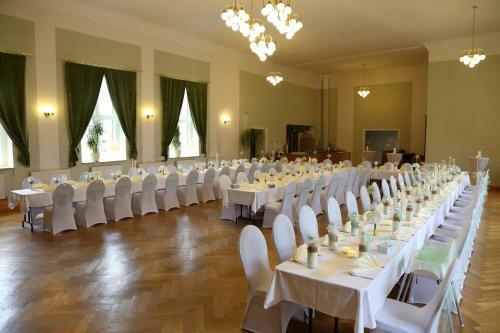 Hostal Gasthof Und Hotel Roter Hirsch