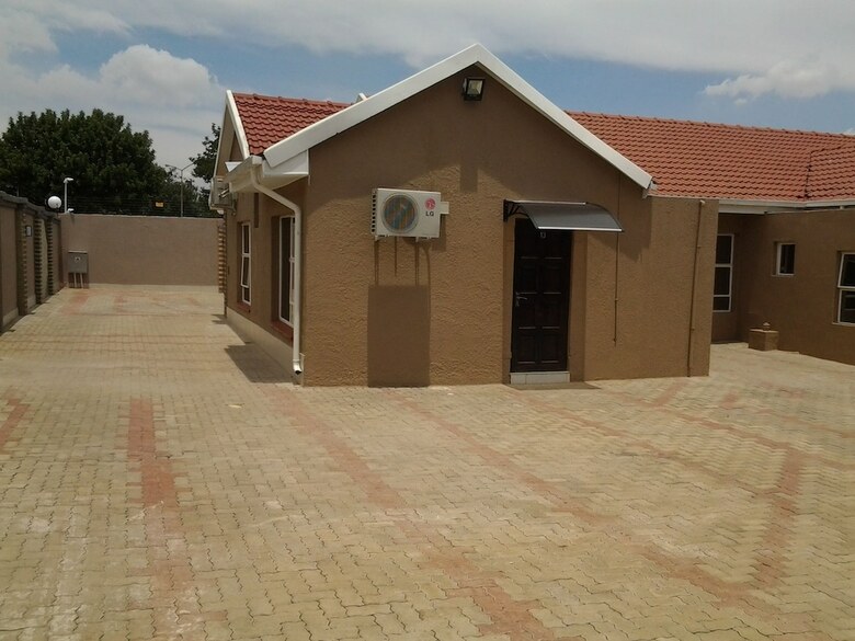 Hotel Channel View Lodge