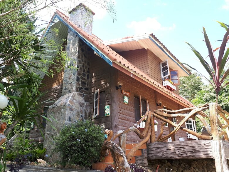 Hotel Rai Phuphapok