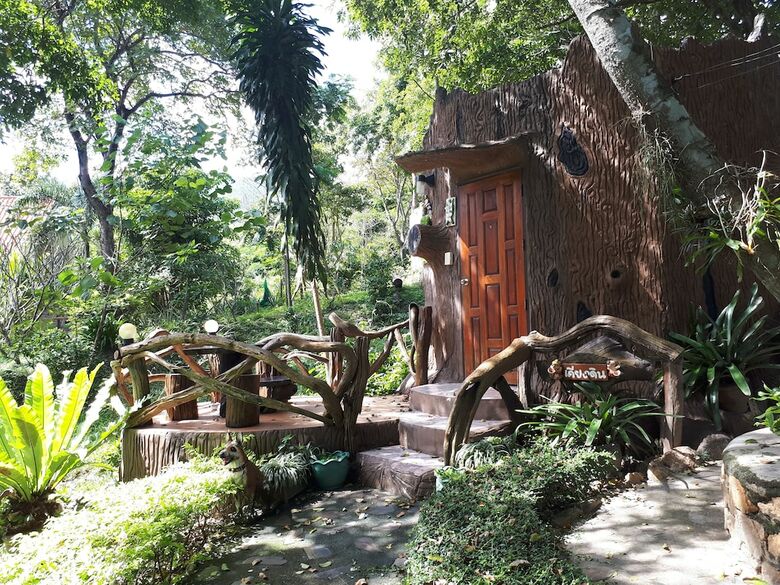 Hotel Rai Phuphapok
