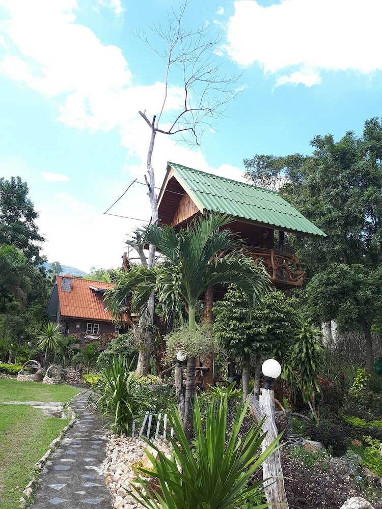 Hotel Rai Phuphapok