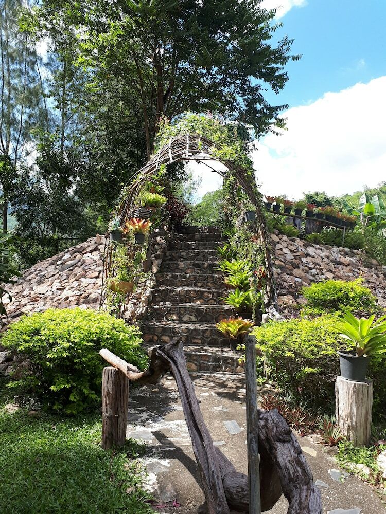 Hotel Rai Phuphapok