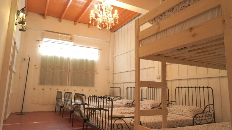 Hostal Tiger Lily Hostel