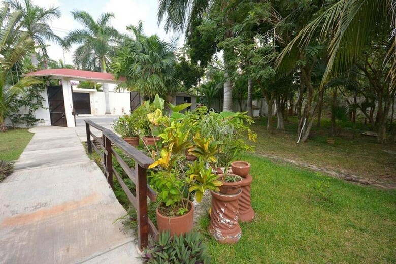 Villa Airport B&B