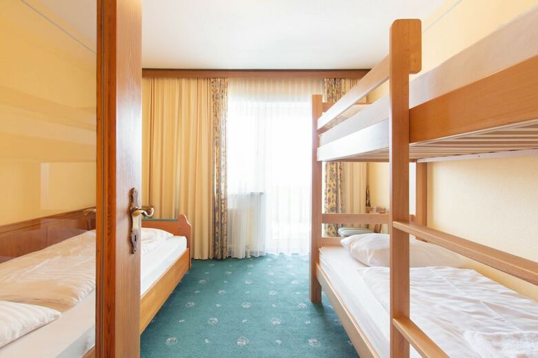 Hostal Jugendhaus Edelwei�