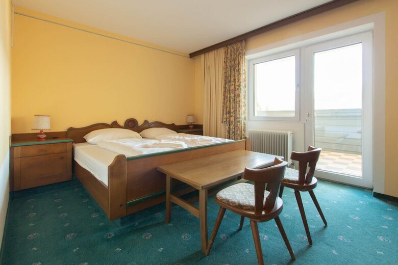 Hostal Jugendhaus Edelwei�