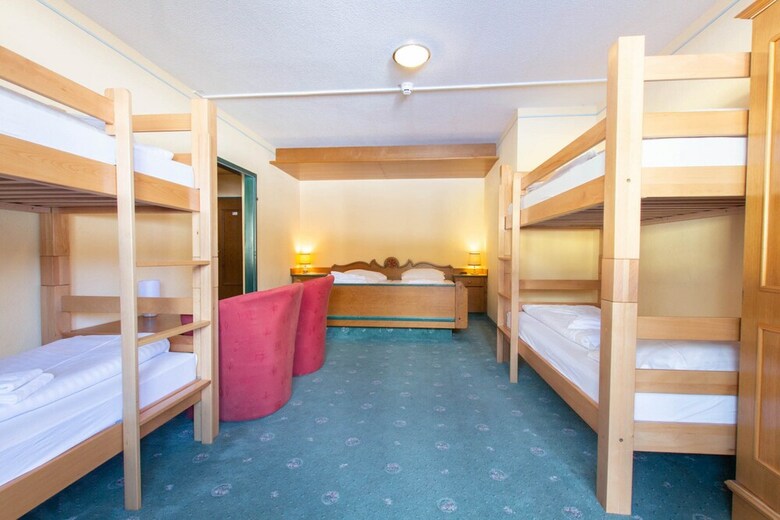 Hostal Jugendhaus Edelwei�
