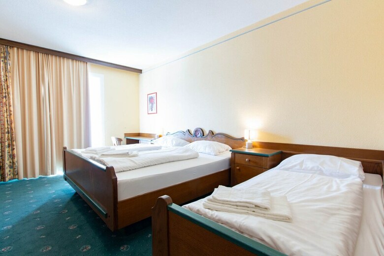 Hostal Jugendhaus Edelwei�