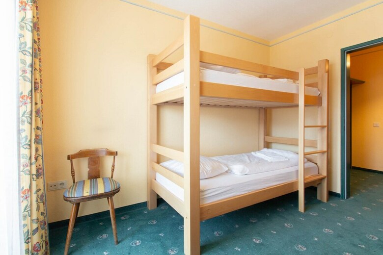 Hostal Jugendhaus Edelwei�