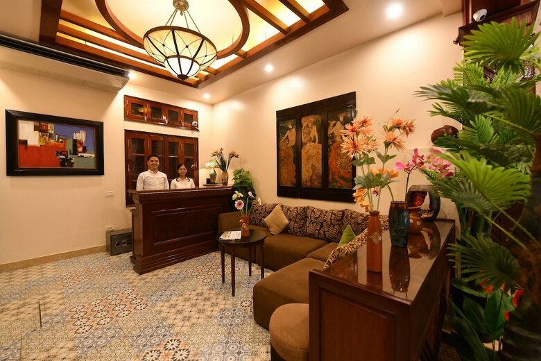 The Artisan Lakeview Hotel