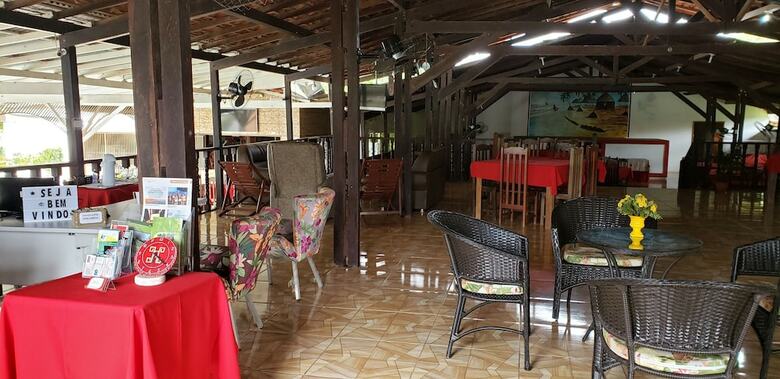Hotel Maraj�