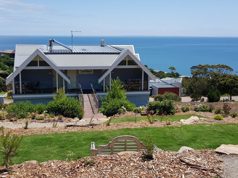Bed & Breakfast Sapphire Shores Luxury Retreat