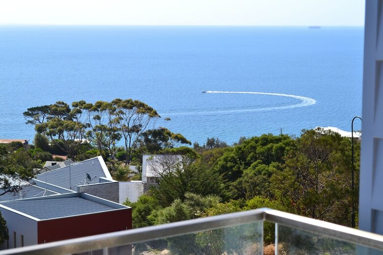 Bed & Breakfast Sapphire Shores Luxury Retreat