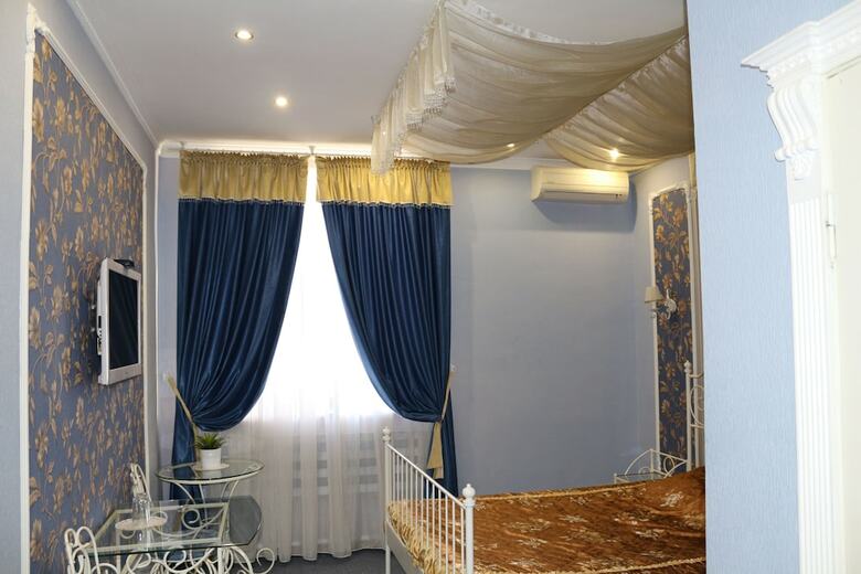 Hostal Gostiny Dvor Hotel - Hostel