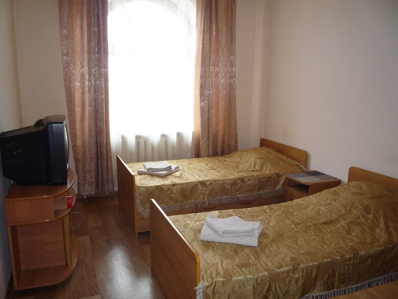 Hostal Gostiny Dvor Hotel - Hostel