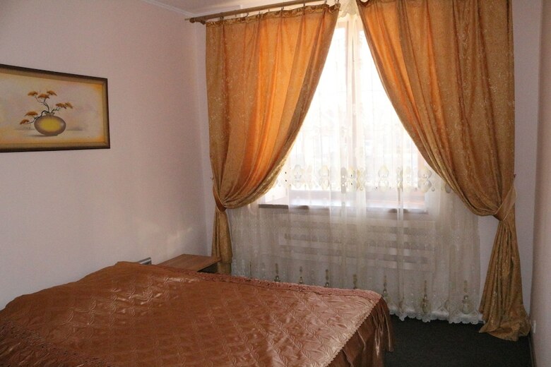 Hostal Gostiny Dvor Hotel - Hostel