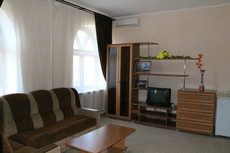 Hostal Gostiny Dvor Hotel - Hostel