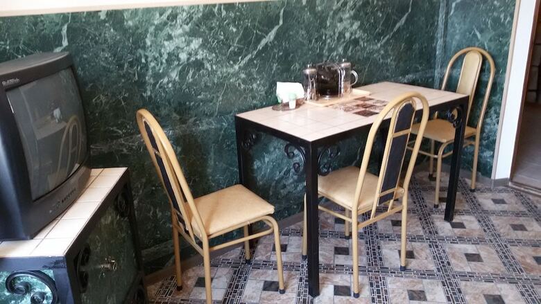 Hostal Gostiny Dvor Hotel - Hostel