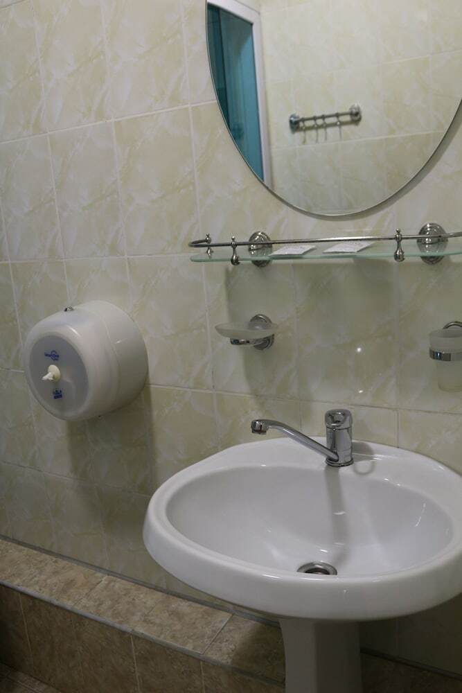 Hostal Gostiny Dvor Hotel - Hostel
