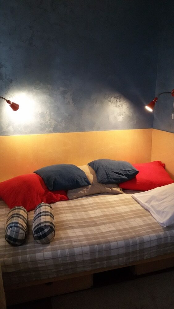 Hostal Gostiny Dvor Hotel - Hostel