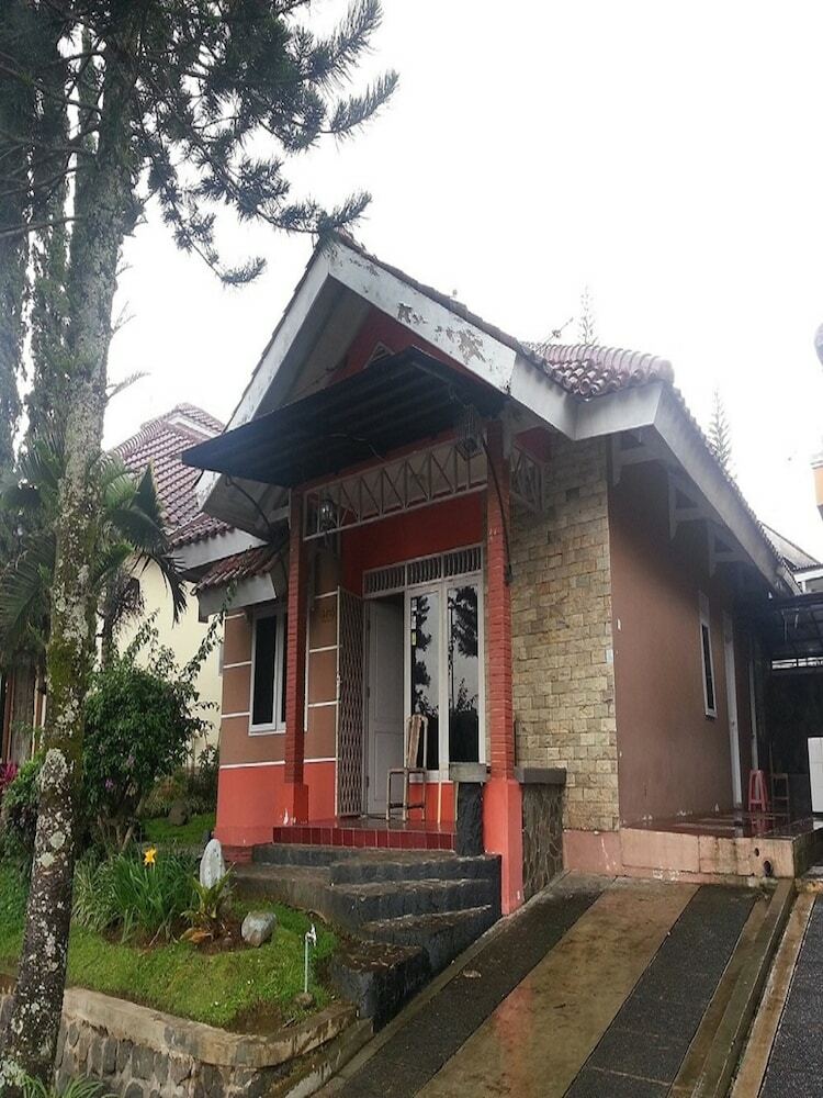 Villa Kota Bunga Tulip