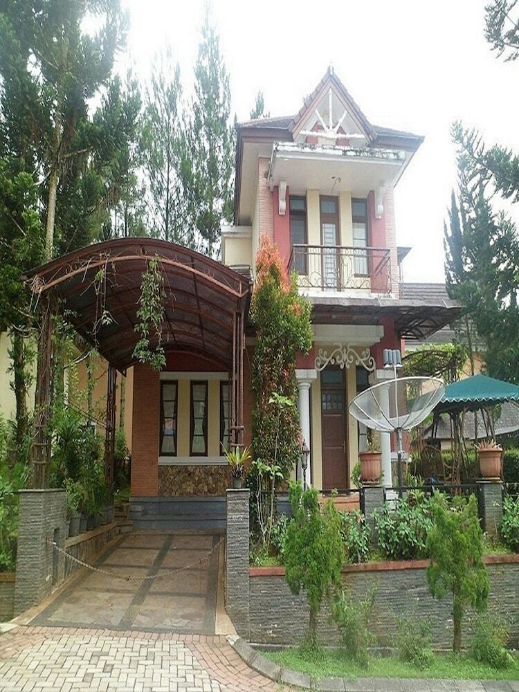 Villa Kota Bunga Semanggi