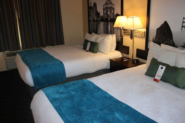 Motel Super 8 By Wyndham Berkeley