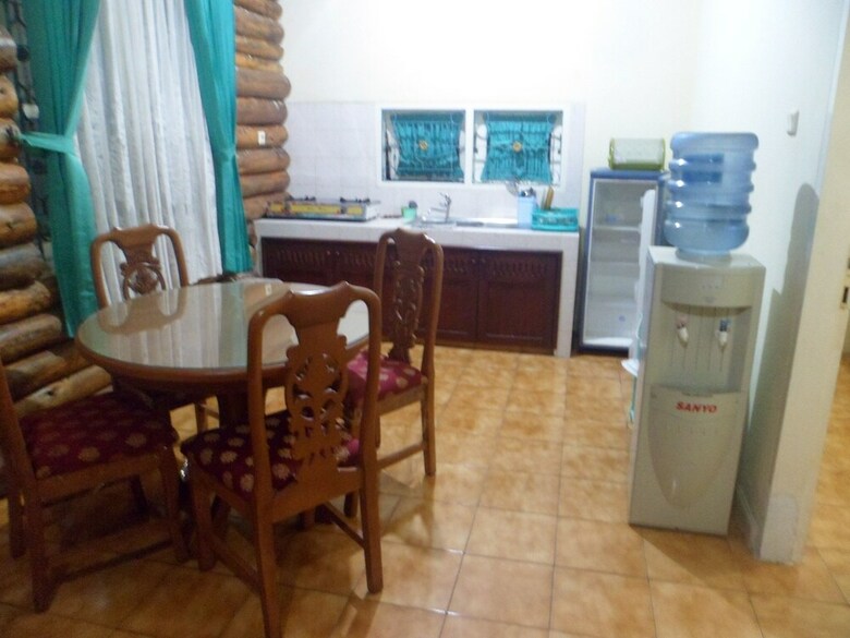 Villa Kota Bunga Camelia