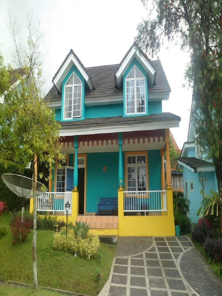 Villa Kota Bunga Mawar