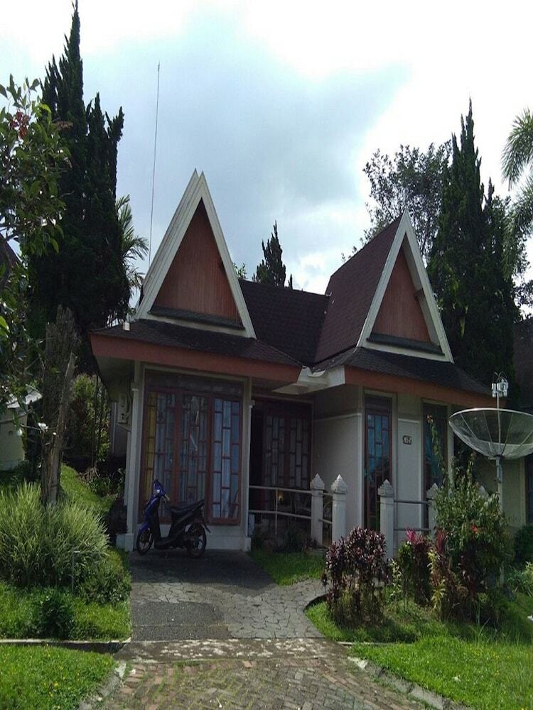 Villa Kota Bunga Mawar