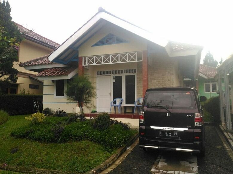 Villa Kota Bunga Allamanda