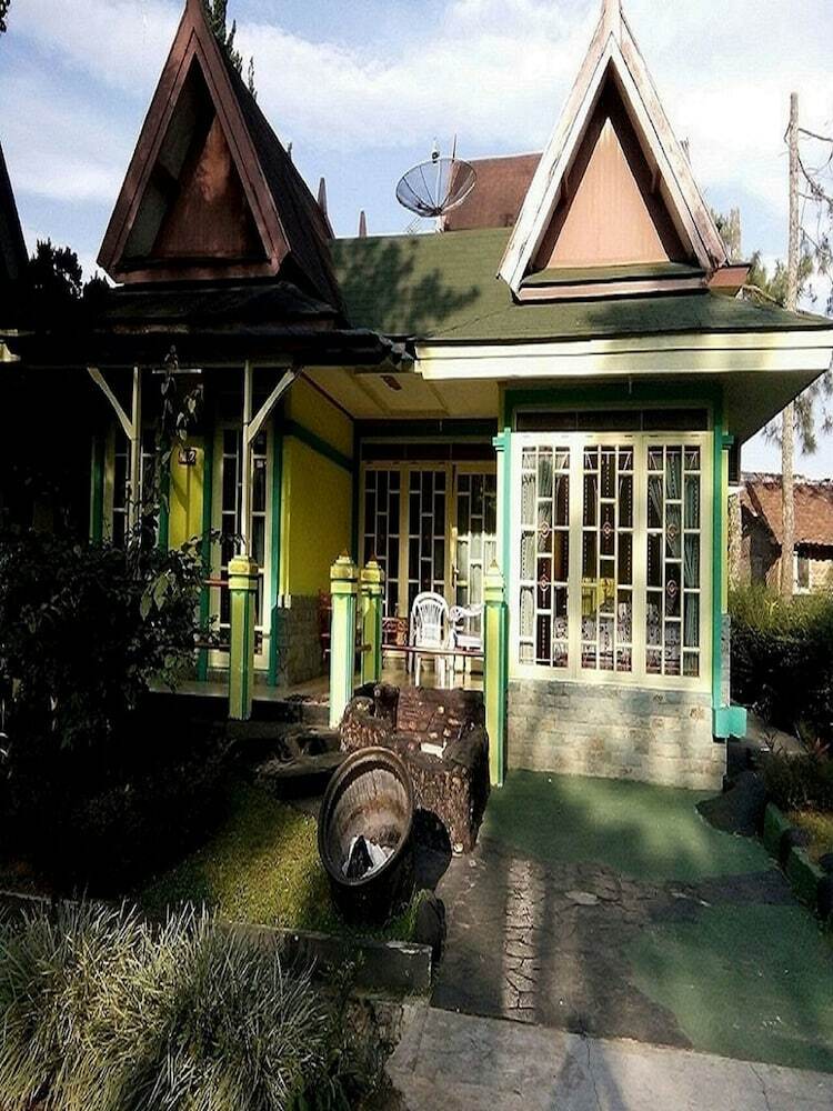 Villa Kota Bunga Sakura