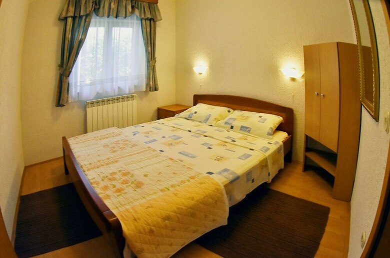 Olive Apartments