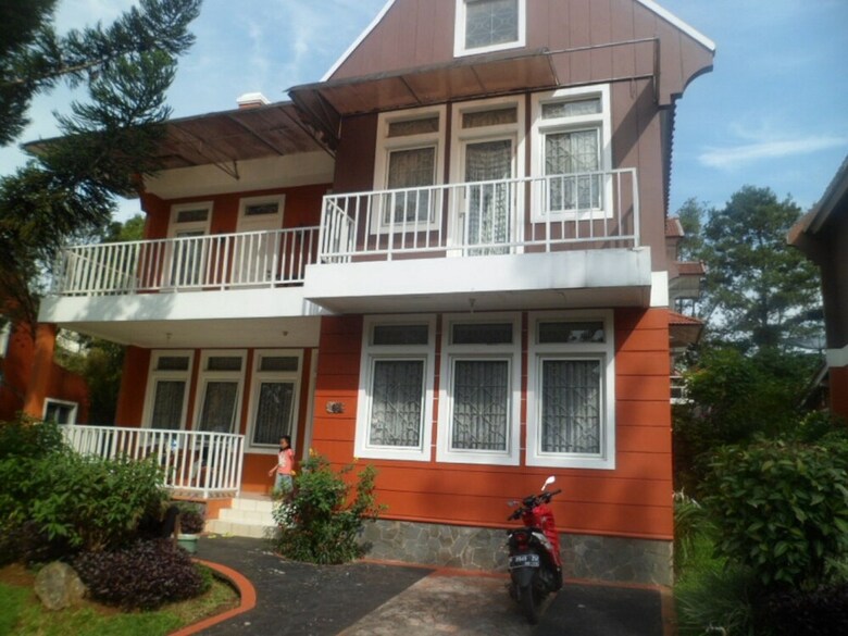 Villa Kota Bunga Aster